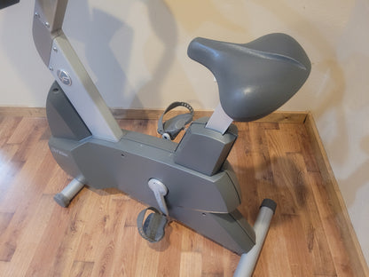Life Fitness CLSC Upright Bike