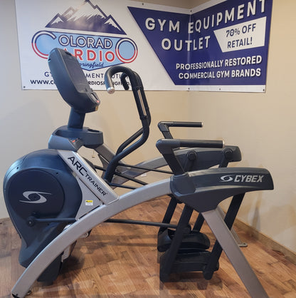 * Life Fitness 750AT Arc Trainer