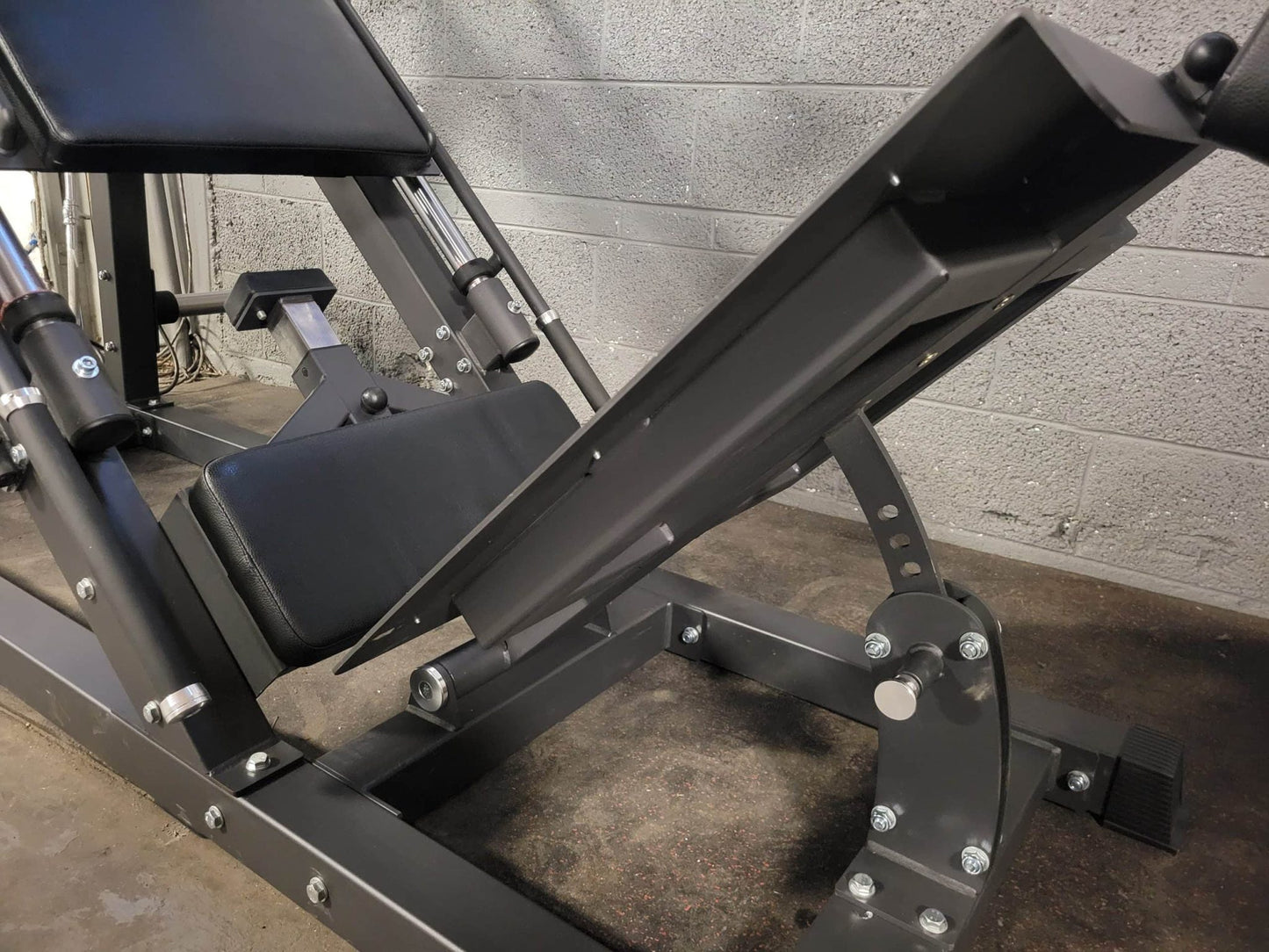 Dynamic Angled Leg Press & Hack Squat