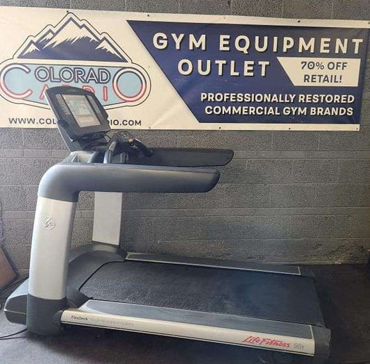 Life Fitness 95T Engage Treadmill