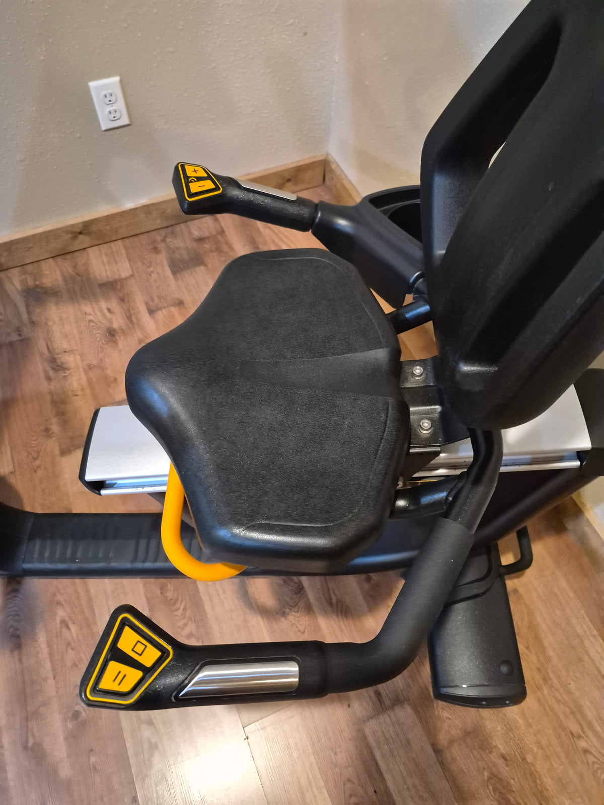 Matrix Endurance Recumbent Bike
