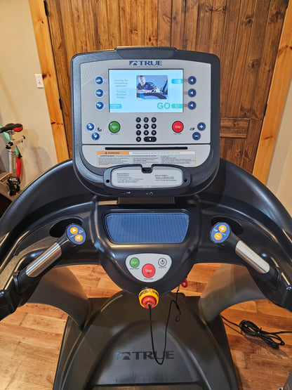 True CS900 Treadmill