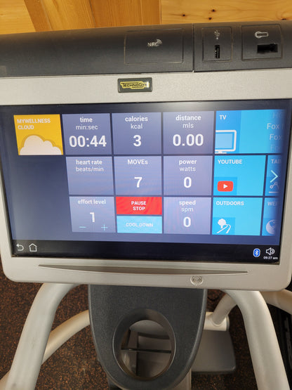 Technogym Synchro Excite 700 elliptical w/ VisioWeb