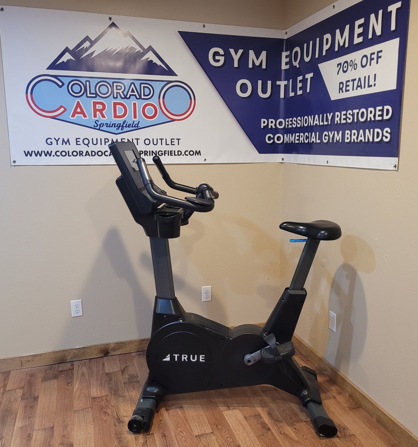 True UB900 Upright Bike