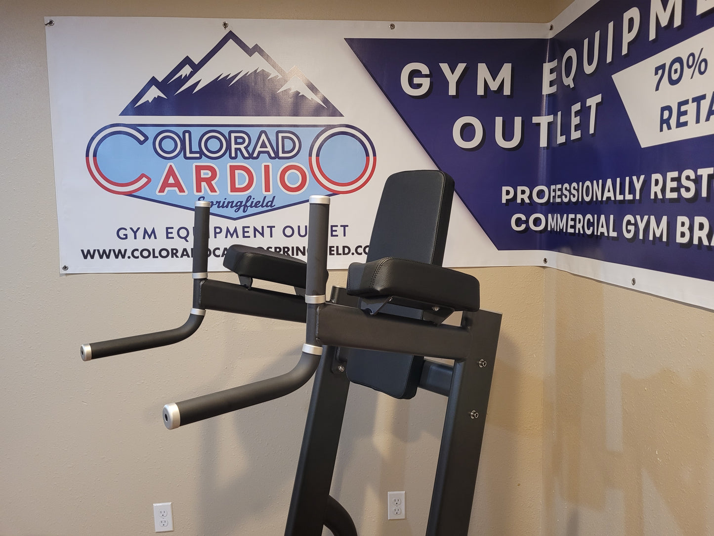 Athletic Vertical Knee Raise